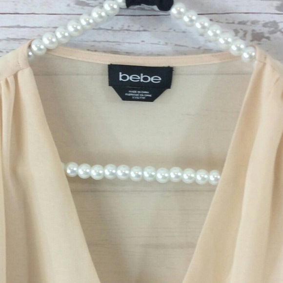 {BeBe} Lace Sleeve Crop Top - Picture 3 of 4